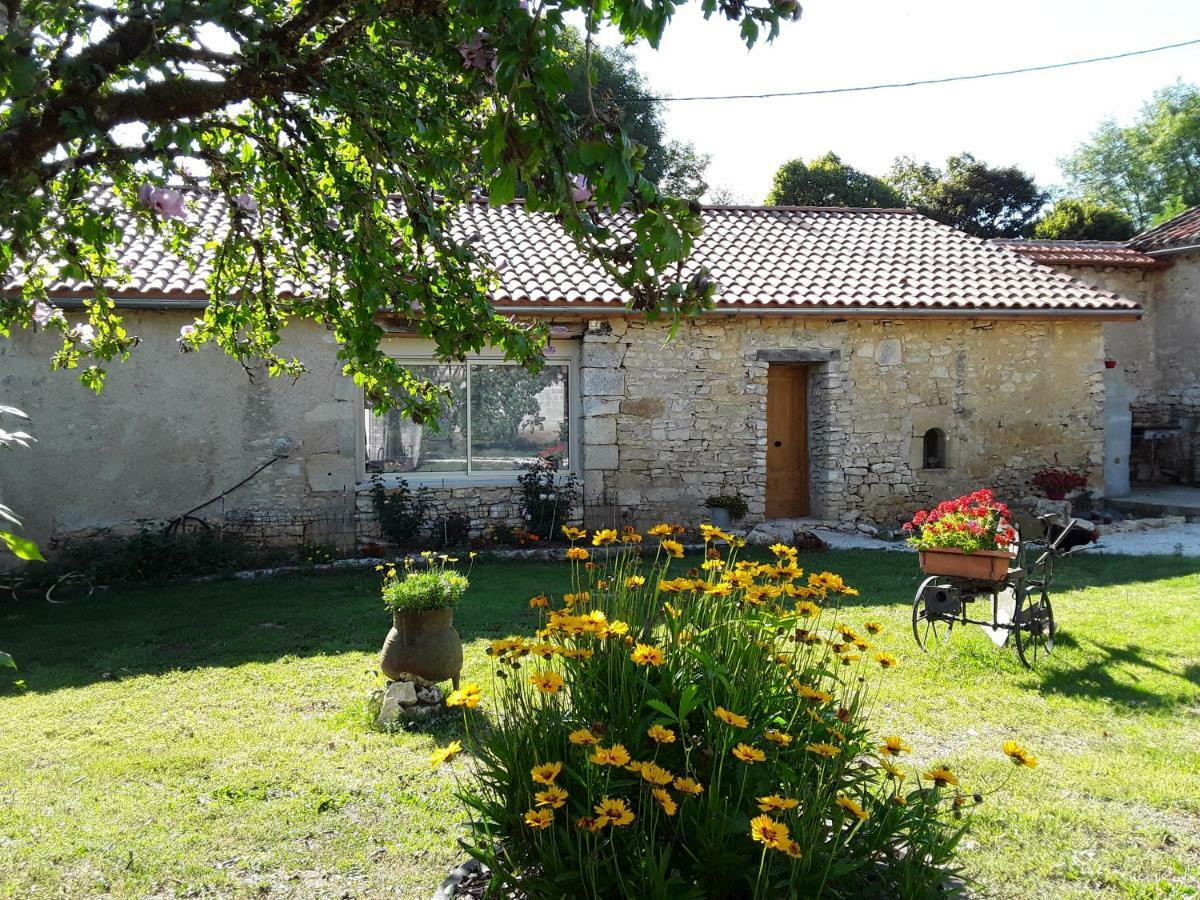 Aux Delices De Saleix Holiday home